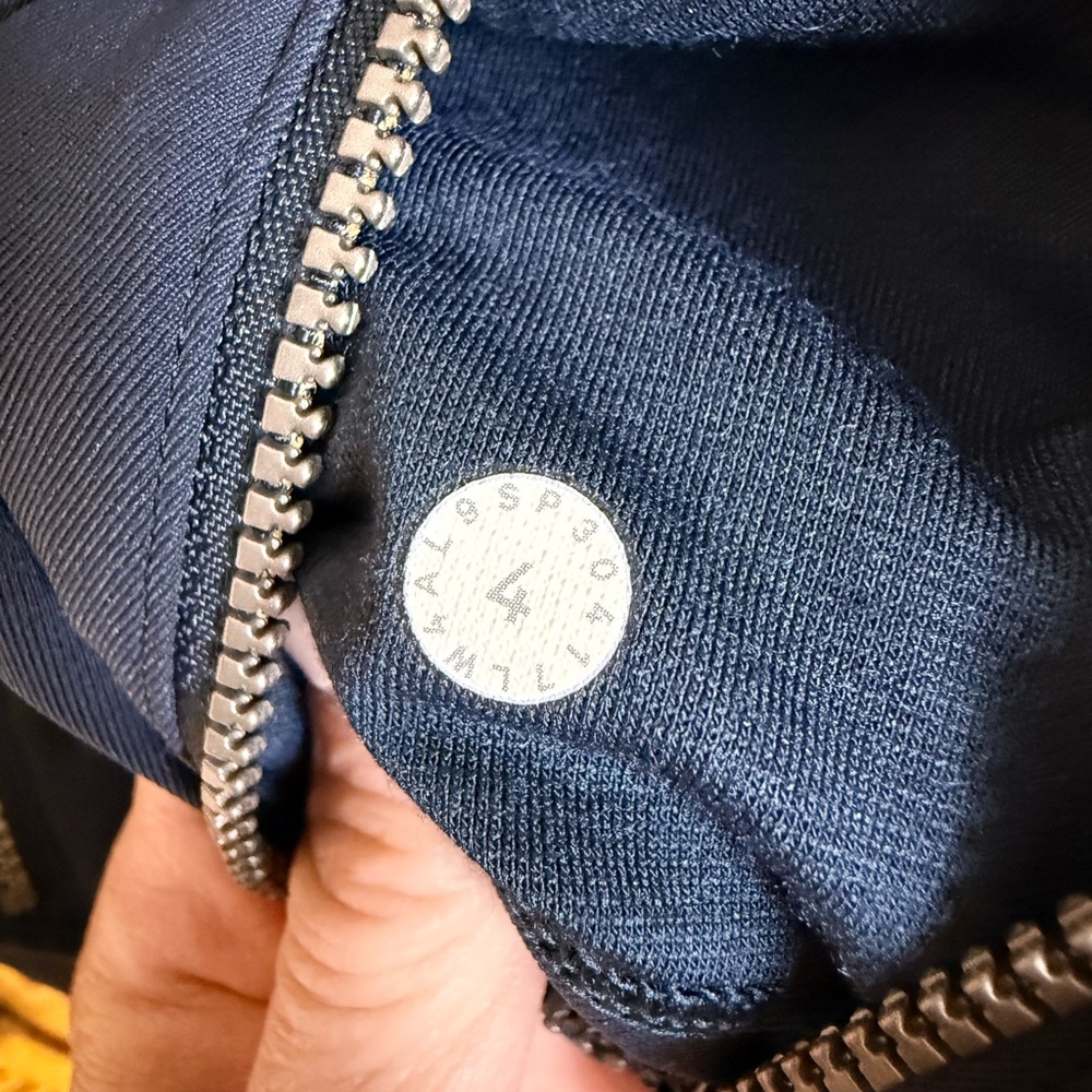 Lululemon Sleek Essentials Jacket Navy Blue Size 4 - Picture 9 of 9